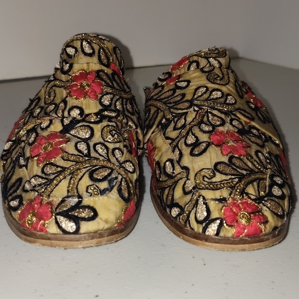 Free People gold and red Embroidered Mules size 38 Floral - Picture 8 of 12